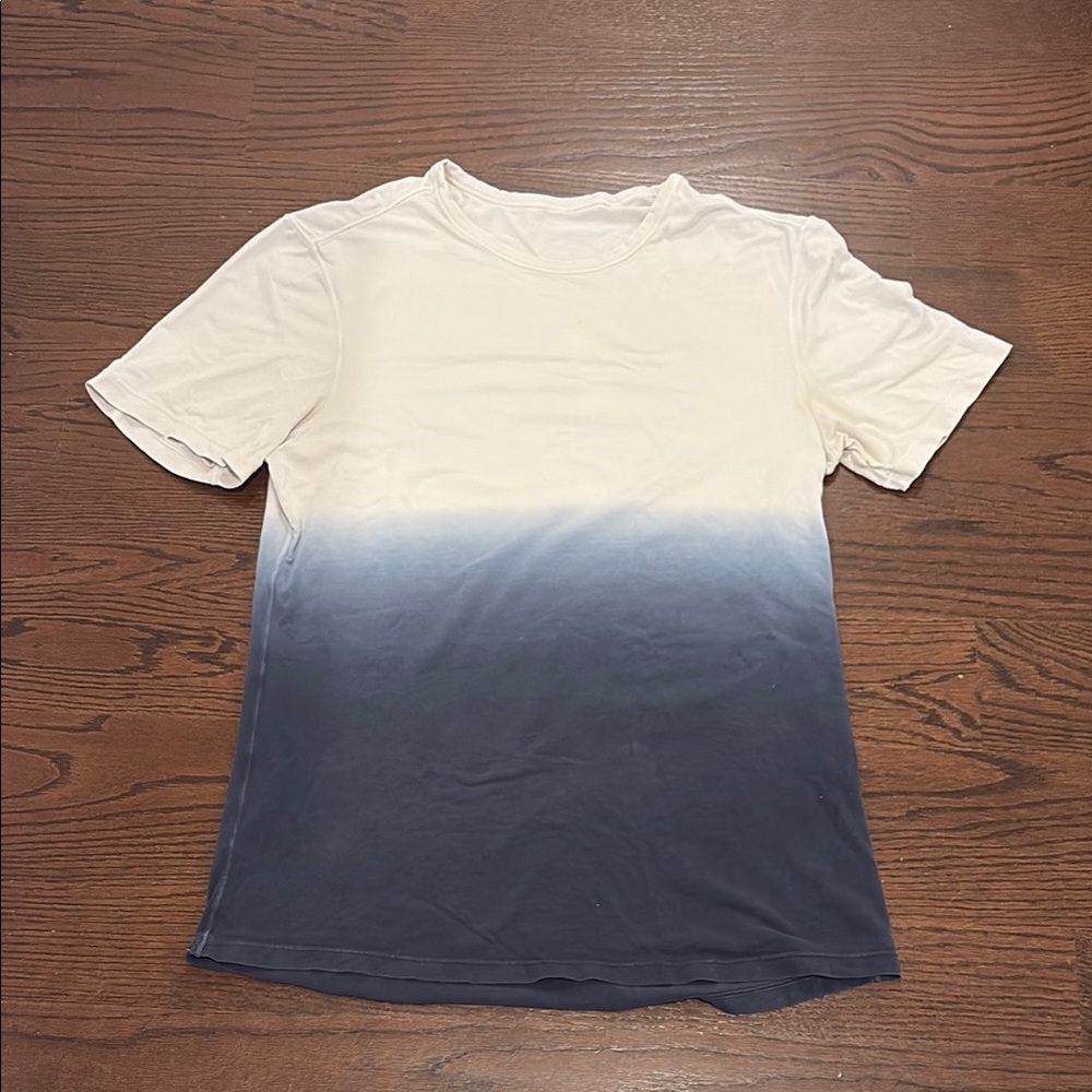 Lululemon Athletica White and Blue Gradient Short Sleeve Tee